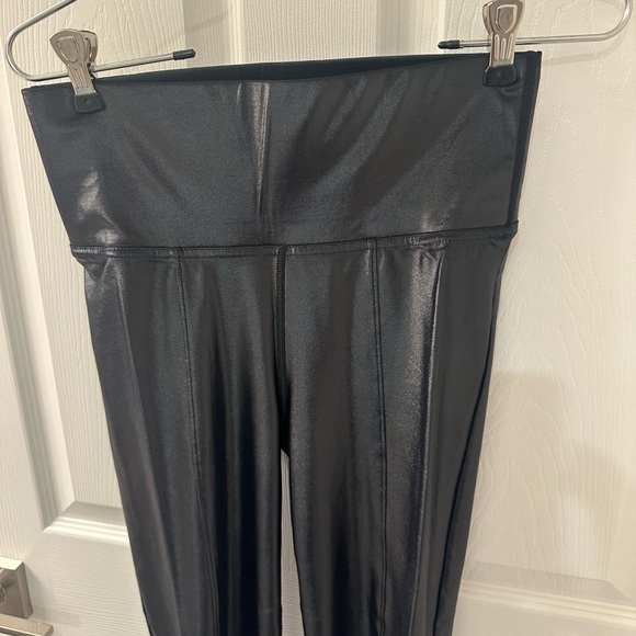 Carbon38 black flared leggings in Takara Shine - Picture 11 of 13